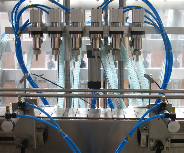 Máquina de enchimento líquida automática de seis cabeças