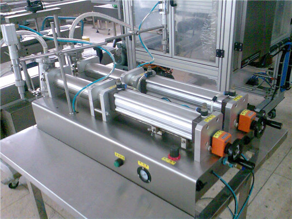 Máquina de enchimento semi-automática do champô do preço competitivo